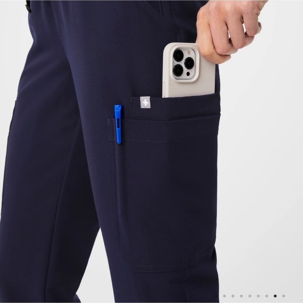 Figs Uman Relaxed Jogger Scrub Pants NWT - Picture 7 of 11